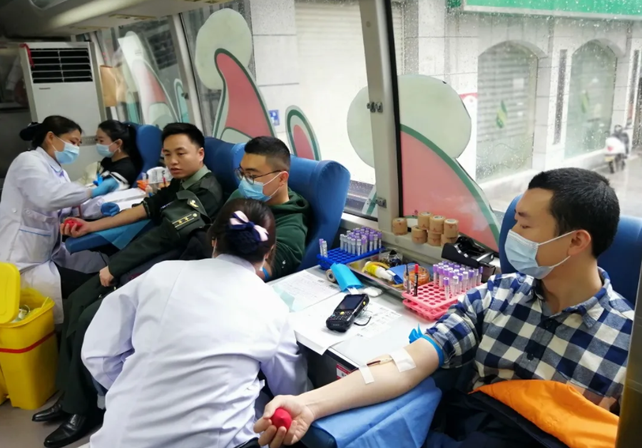 【愛心接力，傳遞真情】—— 宏大爆破工程集團(tuán)本部員工參加無償獻(xiàn)血公益活動(dòng)