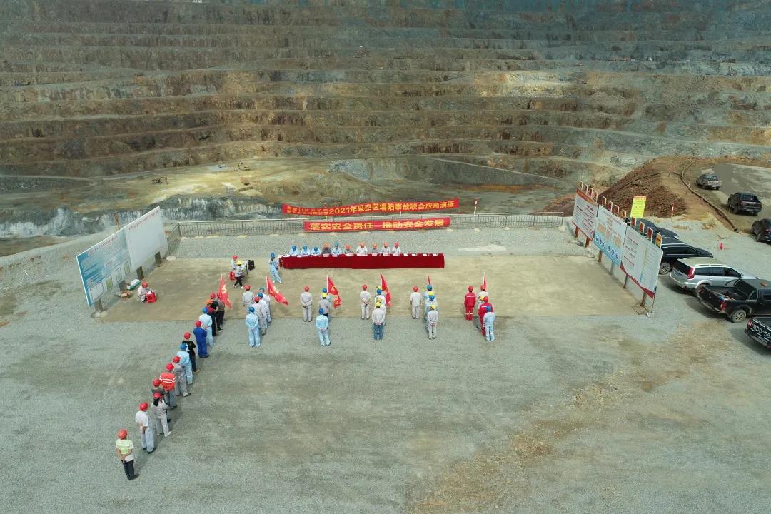 【落實(shí)安全責(zé)任 推動(dòng)安全發(fā)展】—— 宏大爆破工程集團(tuán)大寶山項(xiàng)目部聯(lián)合業(yè)主開展采空區(qū)坍塌事故應(yīng)急演練